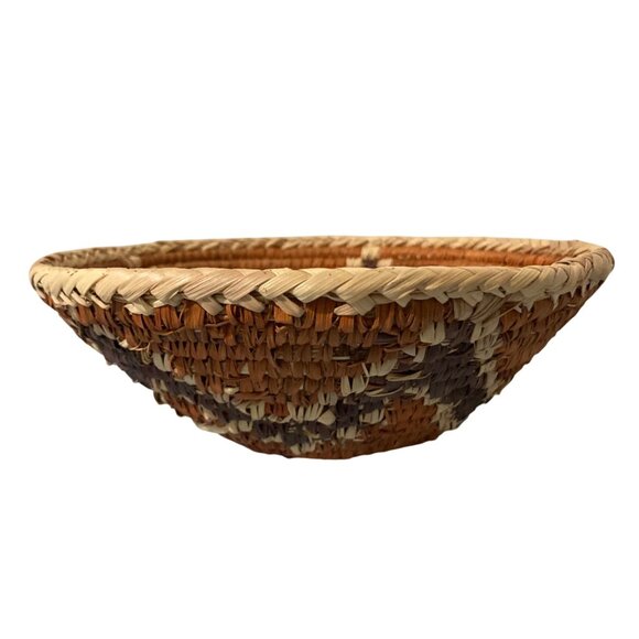 Vintage Small Hand Woven Star Coil Basket Bowl Round Natural Grass - Picture 3 of 7